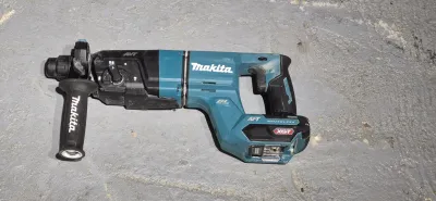 Аккумуляторный перфоратор Makita HR003G XGT 40 В (SDS-plus, 28 мм)